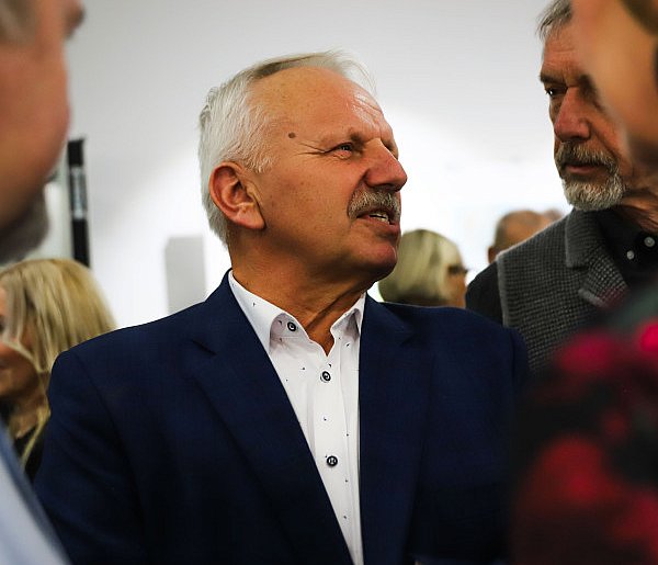 Tłumy na wernisażu wystawy „Życie jak witraż” [FOTO]