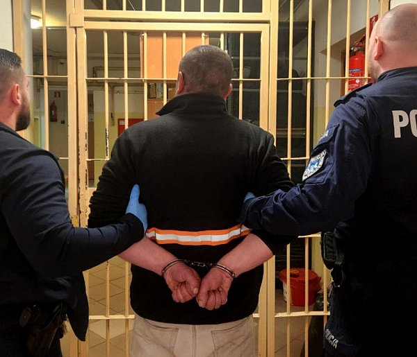 Napadł na stację, ukradł pieniądze, zniszczył samochody. Jest areszt