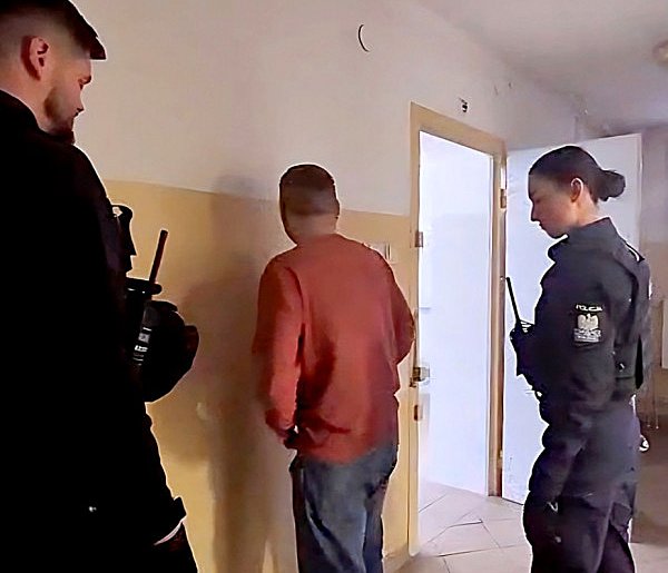 Kradł w sklepie, zaatakował butelką innego klienta. Został zatrzymany