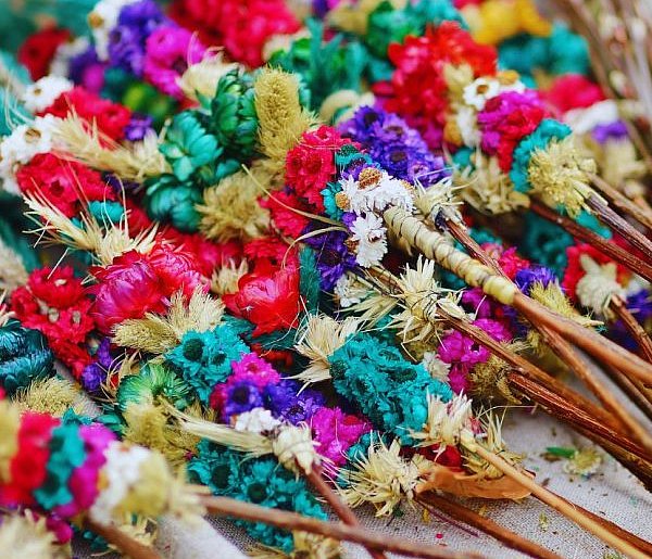 Rodzinne warsztaty palm wielkanocnych w GOK Grochowe