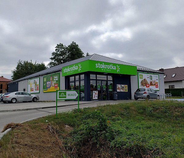 Ta sieć ma prawie 1000 sklepów w Polsce. Właśnie zmienia właściciela