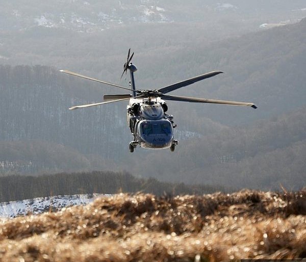 Policyjny Black Hawk nad Bieszczadami. Kontrterroryści w akcji