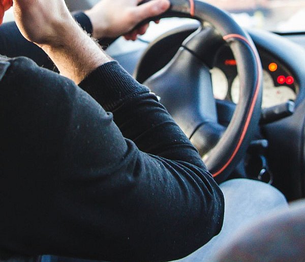 Ledwo zdobył prawo jazdy, a jechał prawie 150 km/h przez miasto