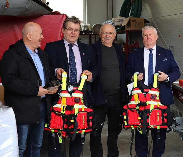 Nowy sprzęt ratowniczy dla Chorzelowa i Rzędzianowic