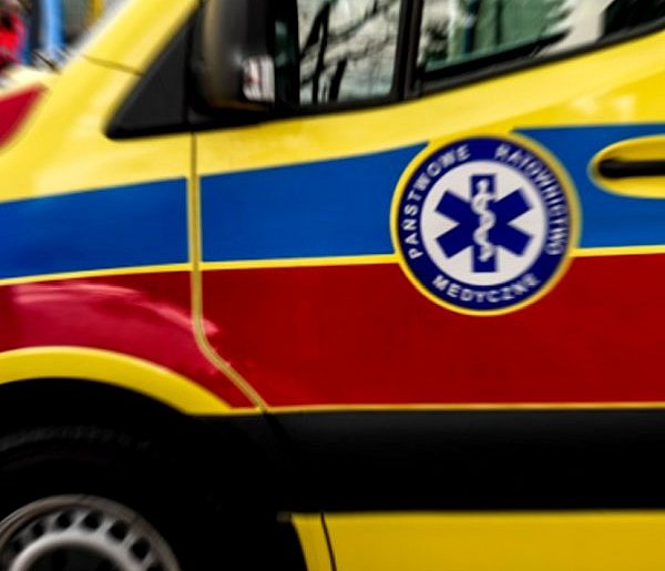 Wypadek z udziałem motocyklisty. 17-latek w szpitalu