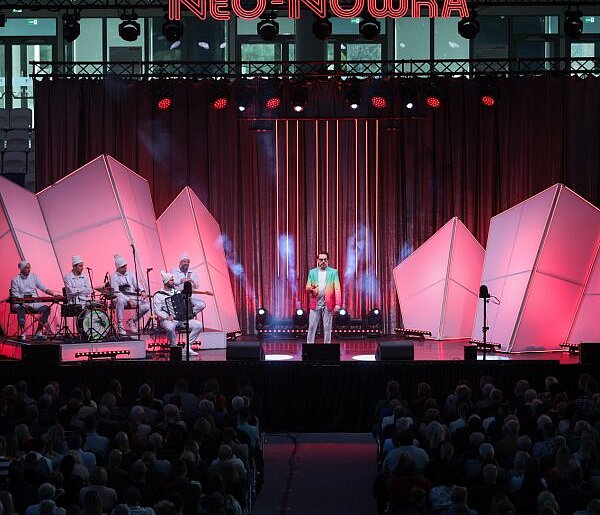 Neo-Nówka rozbawiła Mielec do łez. Kabaretowy wieczór pełen energii [FOTO]