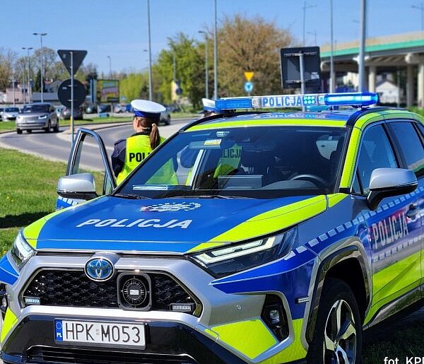 22-latek driftował BMW na ulicach Mielca. Stracił prawo jazdy