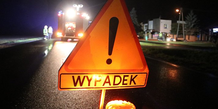 Tragedia o poranku w Tuszymie. Nie żyje 21-letni kierowca