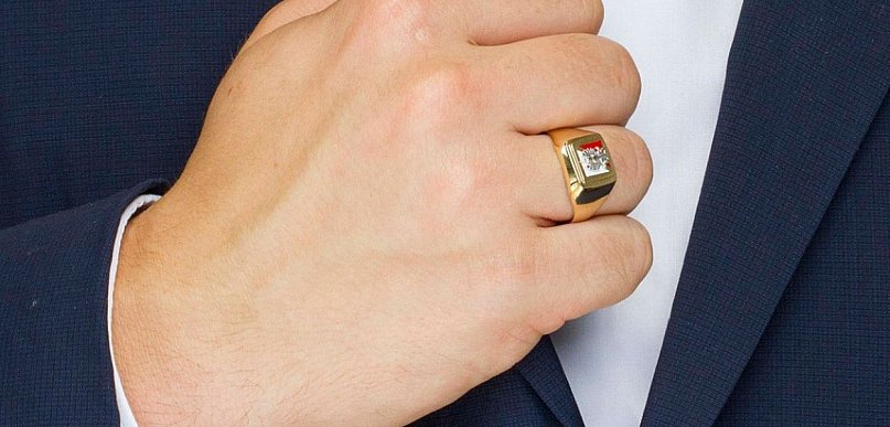 Biżuteria męska, która przyciąga wzrok – trend 2026, który musisz znać