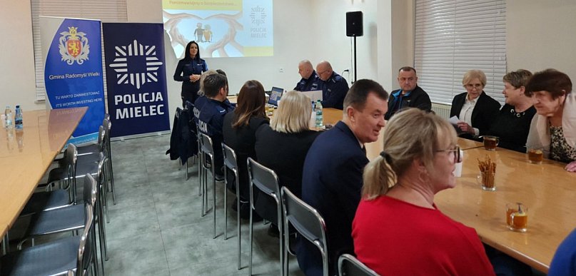 Spore zainteresowanie policyjną debatą