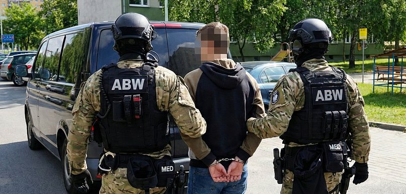 18-latek z zarzutami terrorystycznymi. Nasze ustalenia: Planował zamach w MIELCU