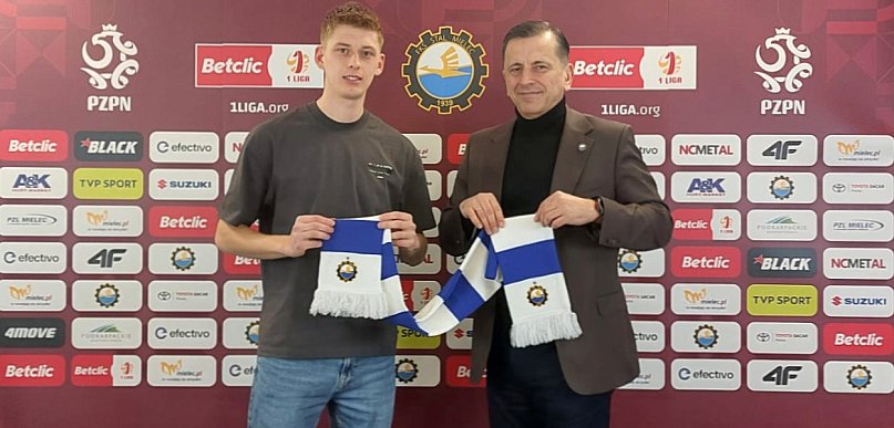 Zawodnik Akademii z profesjonalnym kontraktem w FKS Stal Mielec