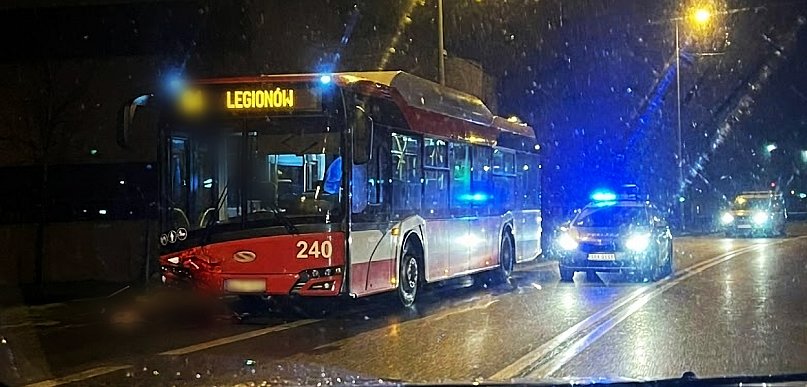 Kolizja: MKS, ciężarówka, sarny