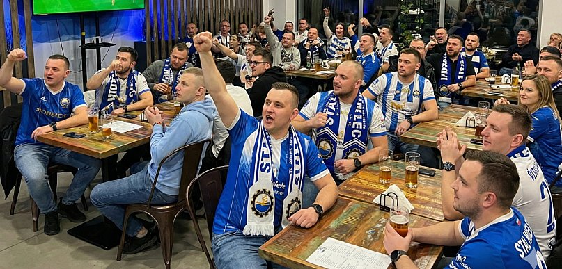 Emocje w Mielcu! Wspólne oglądanie meczu Górnik Łęczna – Stal Mielec