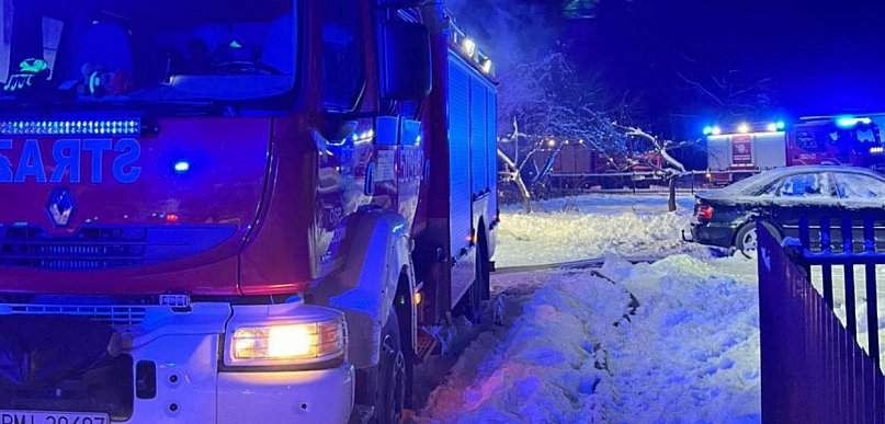 W nocy płonął duży garaż. Potężne straty