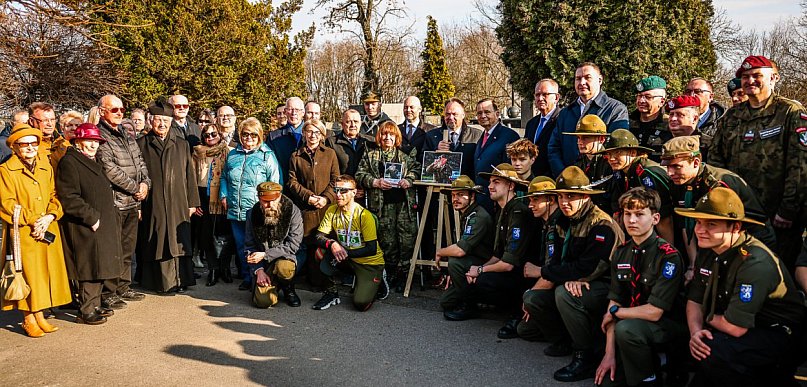 Mielec pamięta o Niezłomnym. Oznaczenie mogiły śp. kpt. Jerzego Dębickiego [WIDEO]