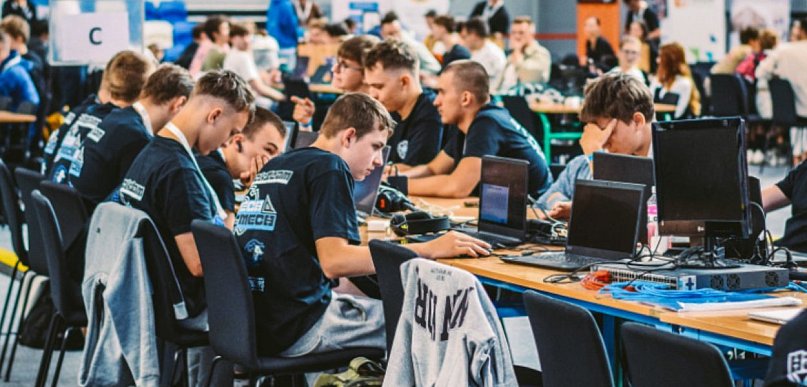 HackCarpathia w sobotę w Mielcu! Zmierzą się z technologią przyszłości i AI!