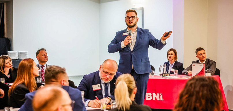Blisko 80 firm na spotkaniu BNI w Mielcu. Rośnie siła lokalnego networkingu [FOTO]