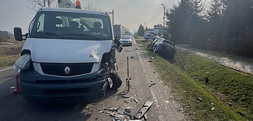 Czołowe zderzenie w Padwi. Utrudnienia w ruchu