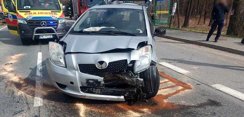 Wypadek w Partyni. Trzy osoby w szpitalu