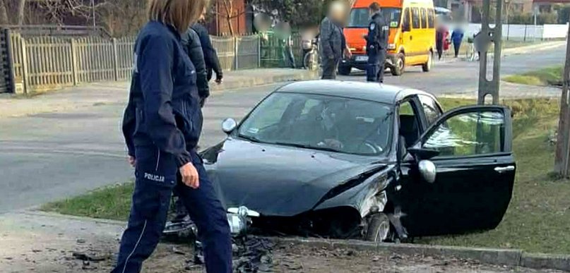 Autobus szkolny zderzył się z osobówką