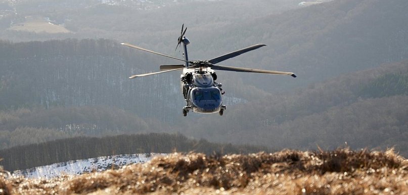 Policyjny Black Hawk nad Bieszczadami. Kontrterroryści w akcji