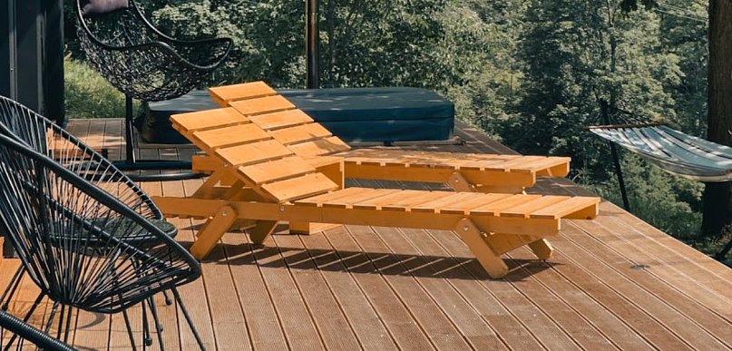 Złap pierwsze promienie słońca w swoim ogrodzie. Triki, które odmienią Twój taras