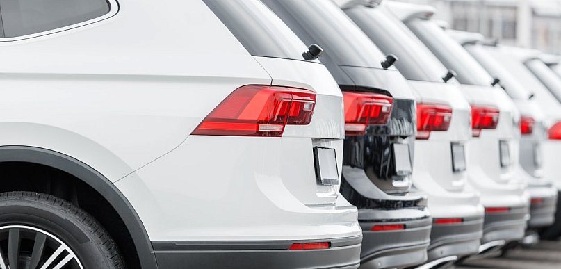 Dlaczego przedsiębiorcy coraz chętniej wybierają pojazdy z historią?