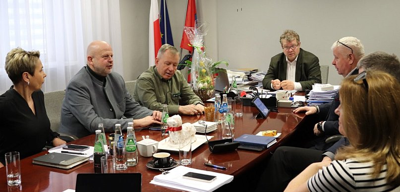 Powiat pochwalił się nadwyżką budżetową za 2025 rok. Co z pieniędzmi?