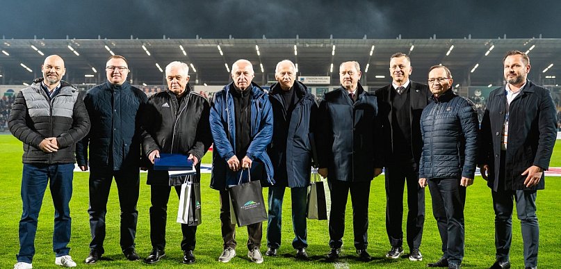 Wzruszający jubileusz 50-lecia mistrzostwa podczas derbów