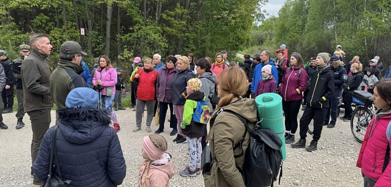 II Rodzinny Rajd Pieszy w Piątkowcu. Leśna trasa, atrakcje i nagrody