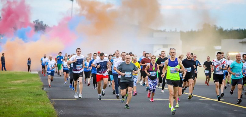 „Bieg Iskry” wraca do Mielca. Niezwykłe bieganie na pasie startowym lotniska
