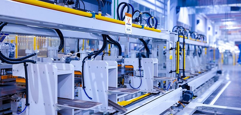 Nowoczesne maszyny produkcyjne do tworzyw sztucznych – jak wybrać optymalne urządz