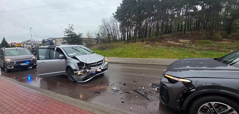 Czołówka na Królowej Jadwigi! Audi zderzyło się z Dodge’em