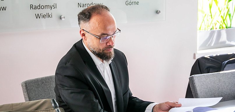 Radny powiatu mieleckiego apeluje o „trzymanie się faktów” w sprawie szpitala