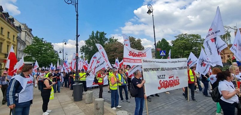 Związkowcy z Mielca pojechali na protest do Warszawy