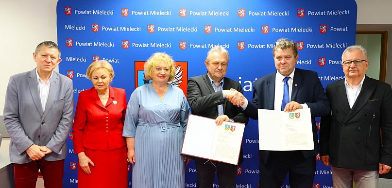 Przełom dla regionu! Powiat Mielecki i Powiat Staszowski łączą siły
