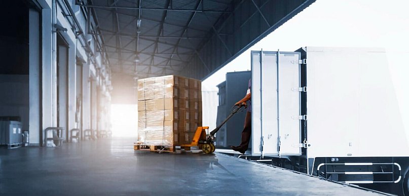 Jak profesjonalna obsługa logistyczna optymalizuje rozwój e-commerce?