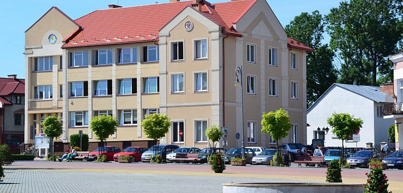 Długi weekend i zmiany w pracy urzędów. W piątek nie wszędzie załatwisz sprawę