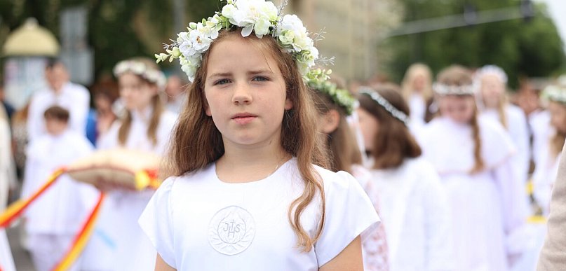 Procesja Parafii pw. Matki Bożej Nieustającej Pomocy w Mielcu [FOTO]