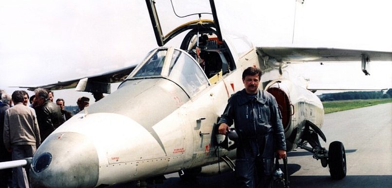 Pościg za UFO nad Mielcem. Historia pilota, który próbował dogonić niemożliwe