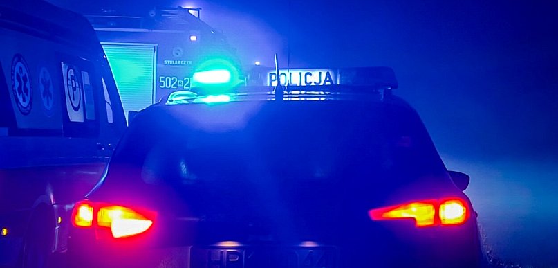 19-letni kierowca stracił panowanie nad BMW na łuku drogi