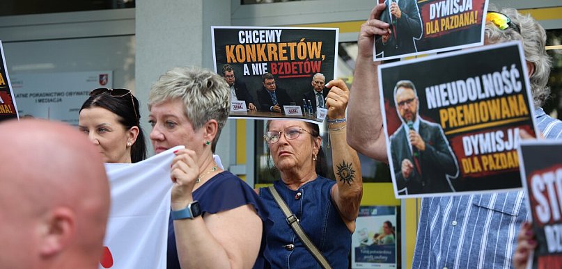 Tak wyglądała nadzwyczajna sesja o przyszłości szpitala [FOTO]