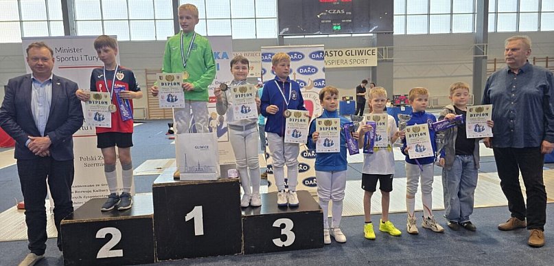 Brązowy medal dla MKS GRYF Mielec. Udany start młodych szermierzy w Gliwicach