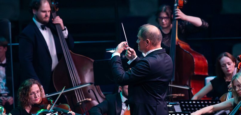 Hollywood zawitało do Mielca. Wyjątkowy koncert Mieleckiej Orkiestry Symfonicznej