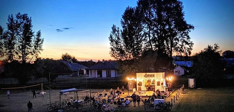 Silent Disco nad Wisłoką. Młodzież zaprasza na wyjątkową imprezę w QRNIK-u