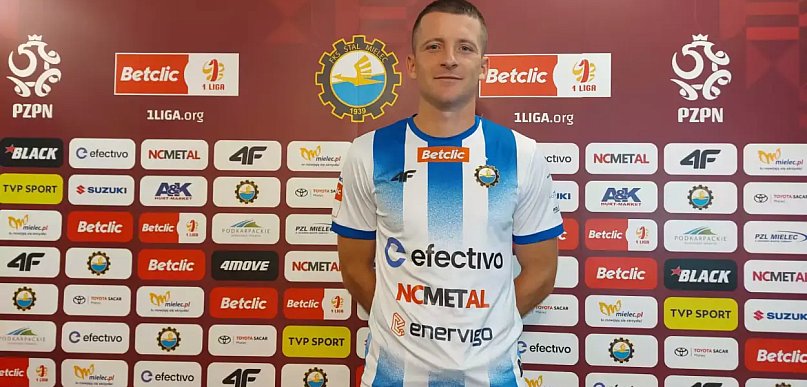 Kamil Kościelny wraca do Stali Mielec. Wychowanek ponownie założy biało-niebieską