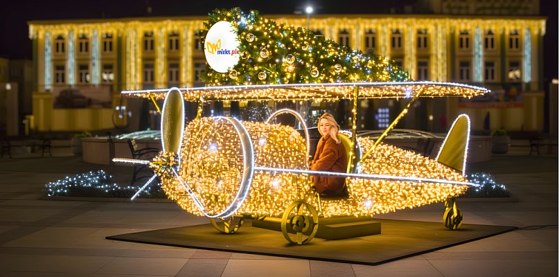 Na Placu AK „wyląduje” świąteczny samolot - 101888