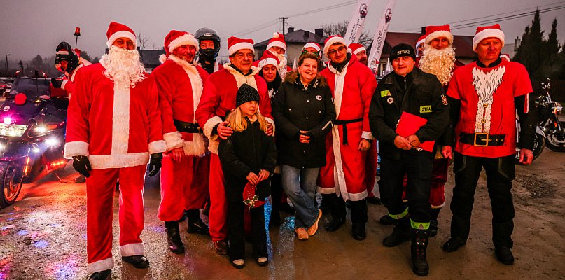 Kiermasz Świąteczny w Maliniu: integracja, tradycja i wieś w pełnym blasku [FOTO] - 103855