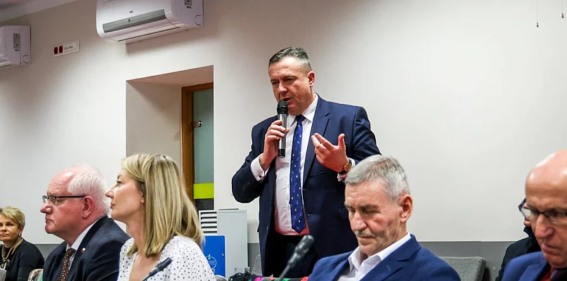 „Etaty” dyrektora pogotowia? Gałuszka: to wierutne kłamstwo - 103909